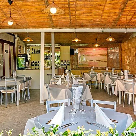 Ambra Hotel 2*